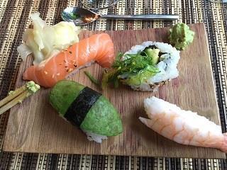 Sushi assiett
