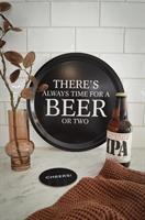 Bricka rund 31 cm, Beer, svart/vit text