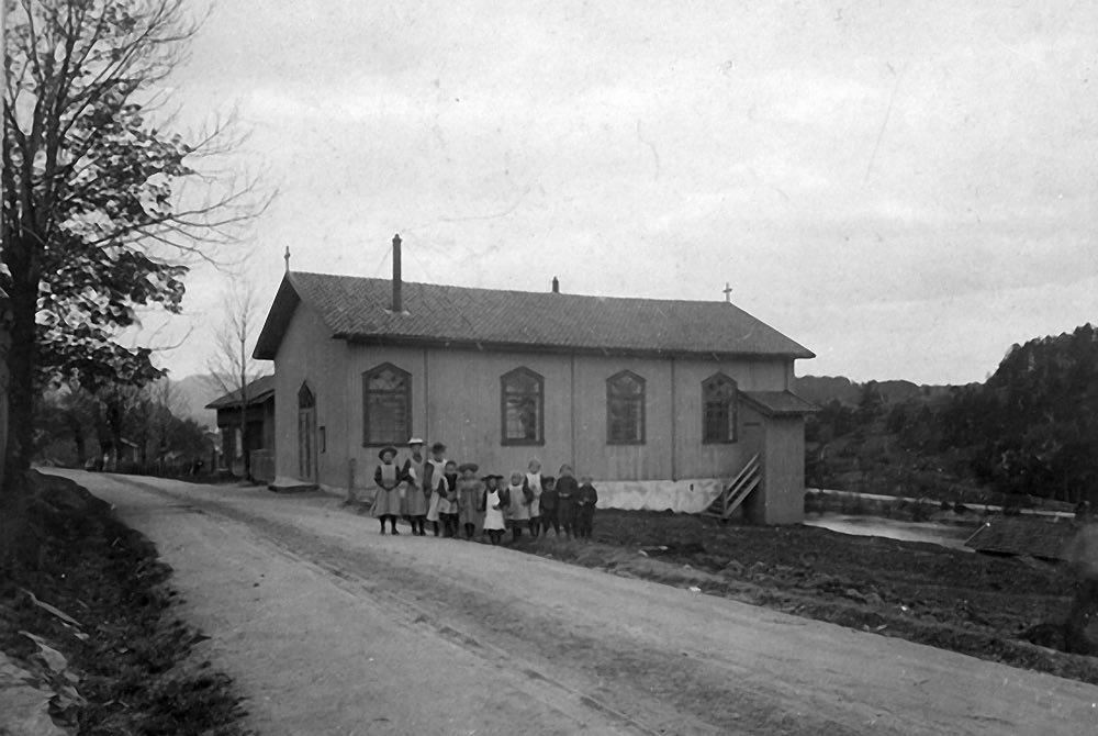 Historisk bilde av Vestfossen kapell