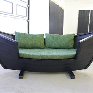 Vene-sohva musta