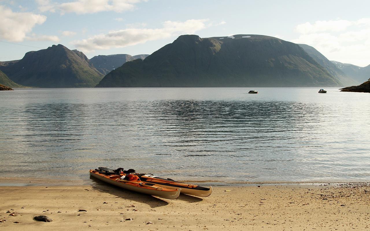 Strandhogg med baidarka