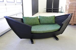 Vene-sohva musta