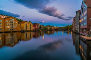 Aziz Nasuti-Summer midnight over Trondheim 