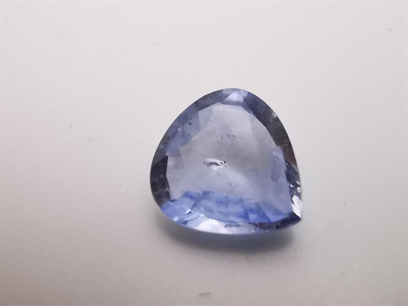 Ljusblå safir från Sri Lanka