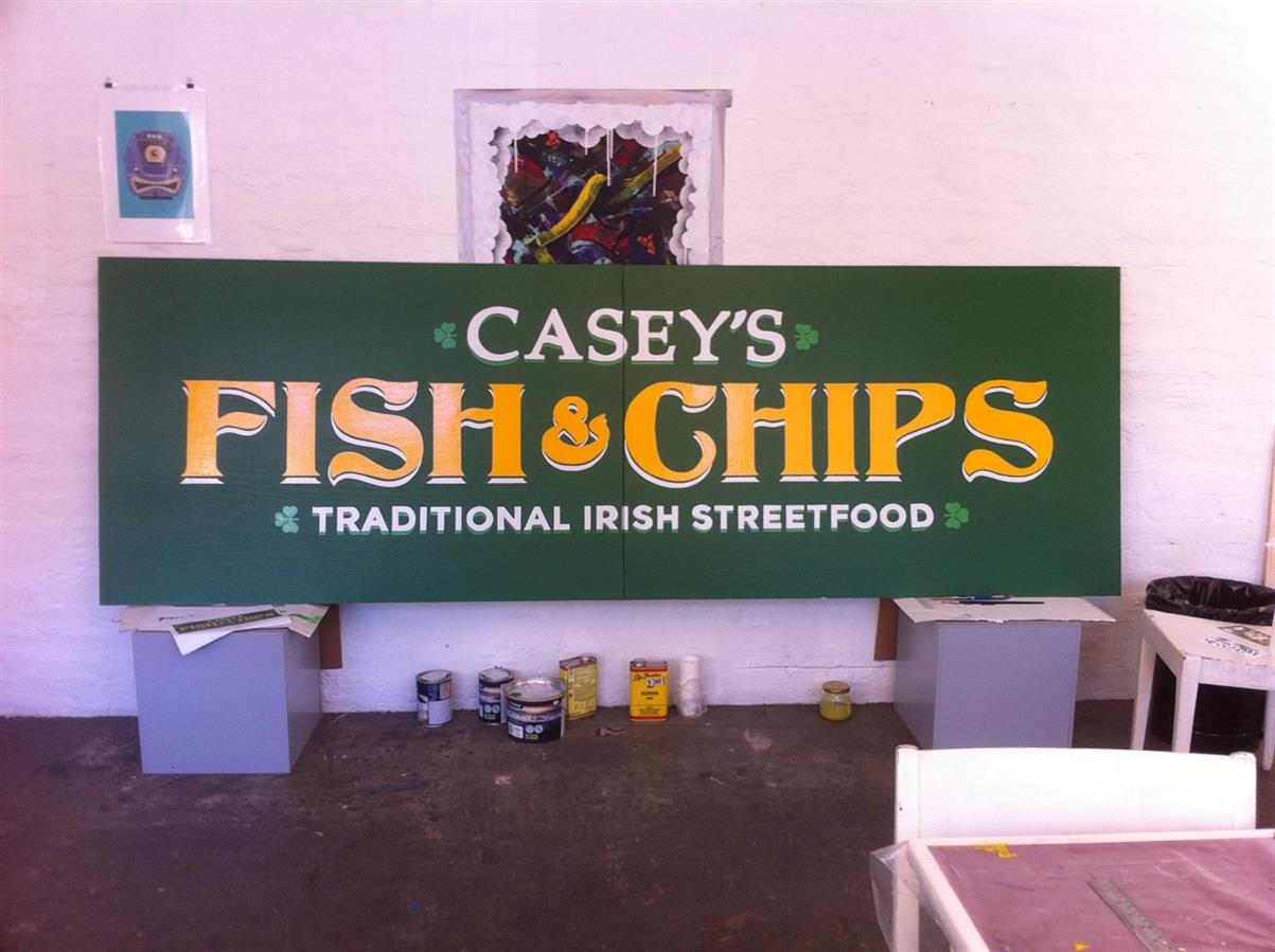 Handmålad skylt till Casey's Fish & Chips 2014. Handpainted sign for Casey's Fish & chips 2014.