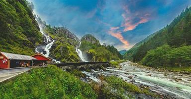 Aziz Nasuti-The majestic Låtefoss 