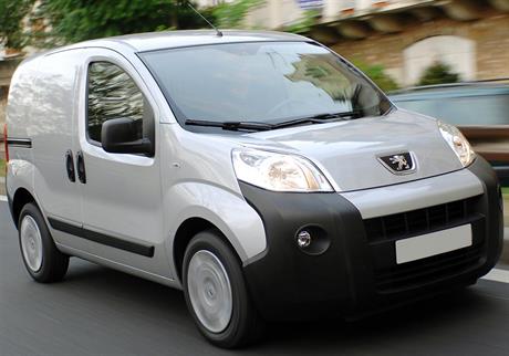 Peugeot Bipper med serviceinredning från Liljas Bilinredningar AB