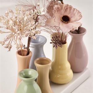 7 Vaser på rad pastell 2024