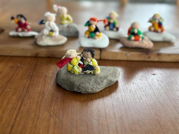 Miniwalforfdocka på havets stenar! Klicka för att se sidan!