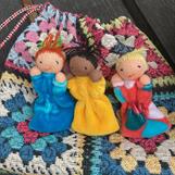 Orospåse med 3 dockor i påse med mormorsrutor- 150 kr Klicka för beställning