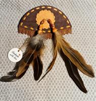 Handgjort hårspänne med fjädrar