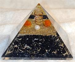 Orgonit pyramid 7,5x 7,5x 5,5