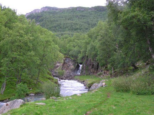 Kvalvikelva og Stelfossen