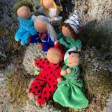 Hela mellanskogsmullefamiljen i storskogen!