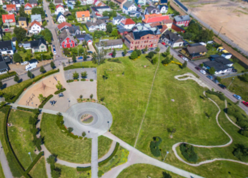 Vy från Linnéparken i centrala Halmstad