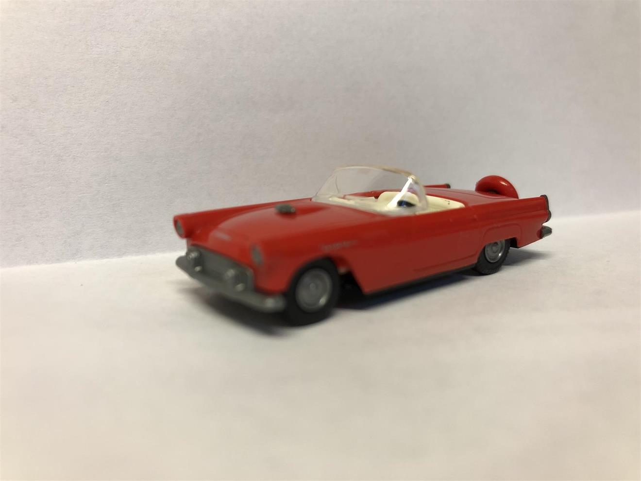 Ford Thunderbird Cabriolet - rød (svarte dekk)