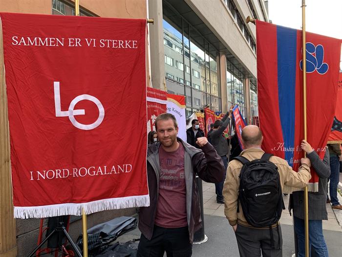 Fanemarkering mot ESA