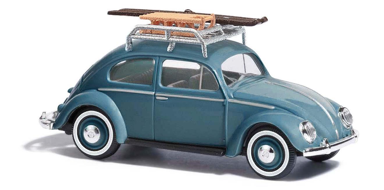 VW Boble 1952 med ski og kjelke på taket