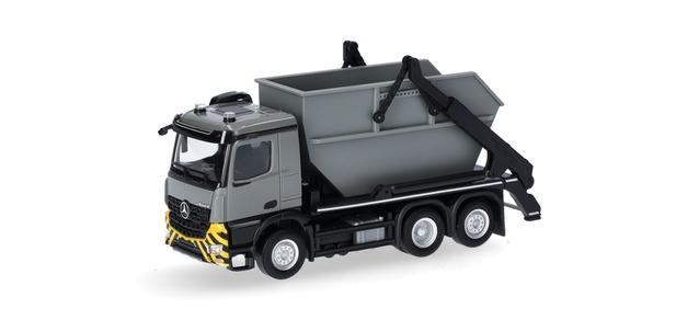 Mercedes Benz Arocs M med avfallscontainer