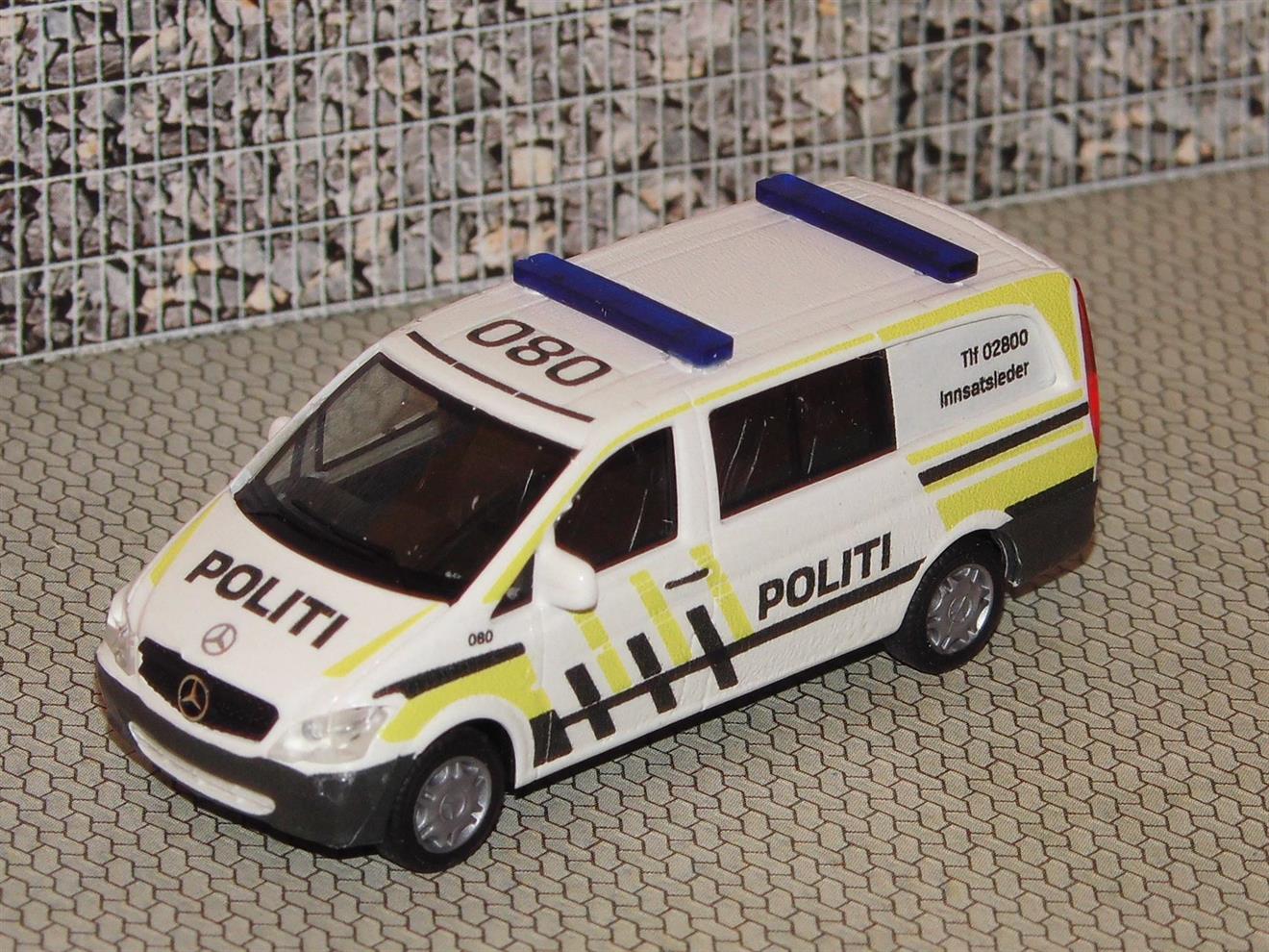Politi Mercedes Benz Vito (bil nr 080)