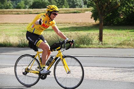 Cyklisterna närmar sig Frankrike